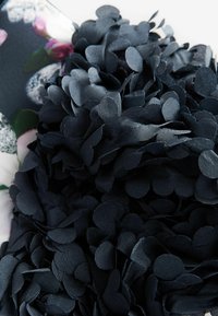 Baker by Ted Baker FLORAL RUFFLE SLEEVE  - REGULAR FIT - Denné šaty - navy