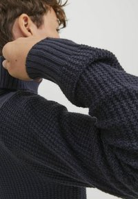 Jack & Jones Junior JUNIOR ROLLKRAGEN - Jersey de punto - total eclipse