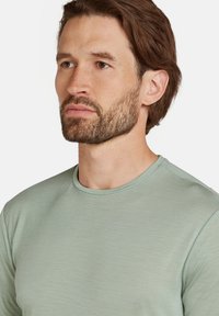 icebreaker LIGHT WEIGHT COOL-LITE SPHERE - Langarmshirt - moss