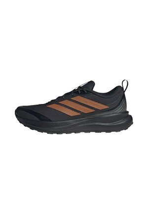 Schwarzer Adidas Laufschuh mit drei braunen Streifen, schwarzer Sohle, Schnürsenkeln und Zuglasche an der Ferse, Seitenansicht auf weißem Hintergrund.