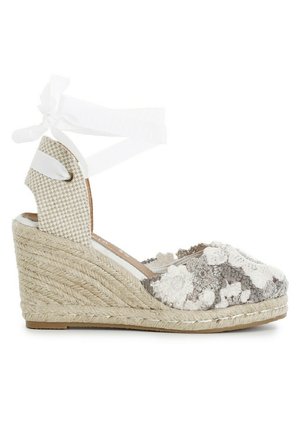 CAFèNOIR Snørepumps - bianco