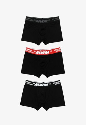 Tres pares de calzoncillos bóxer negros de hombre con cinturillas elásticas, con los textos "MWM" y "Mod Wave Movement" en colores negro, rojo y blanco.