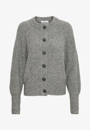 Cardigan en tricot gris avec un col rond, fermeture à l'avant par six boutons foncés, et poignets côtelés ; le tissu texturé procure de la chaleur.
