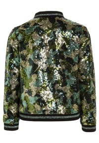 Kurtka bomber z cekinami o wzorze w kamuflaż w zielonych, czarnych i złotych odcieniach, z ściągaczami przy rękawach i kołnierzu.