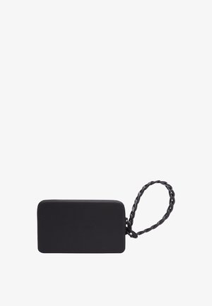 Bracciale compatto rettangolare nero con una fibbia intrecciata attaccata su un lato, design semplice con texture liscia.