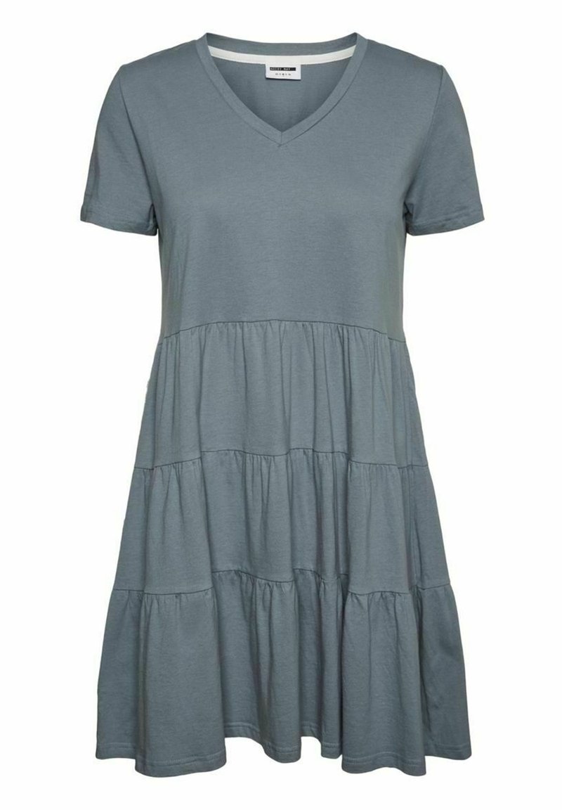 Vestido gris de cuello en V, hecho de una tela suave, con mangas cortas, volantes en capas y un diseño relajado.