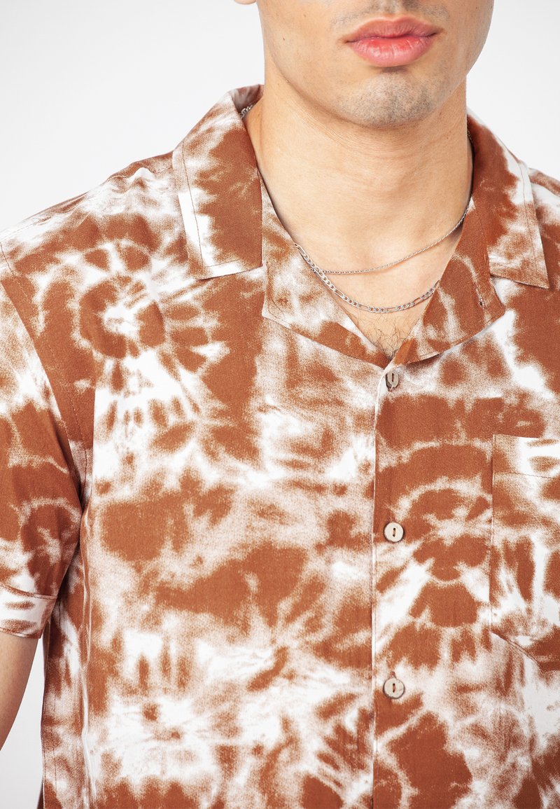 Herren Freizeithemden | Urban Surface MIT BATIK-PRINT Hemd brown/braun - AR18034 Herren Freizeithemden | Urban Surface MIT BATIK-PRINT Hemd brown/braun - AR18034