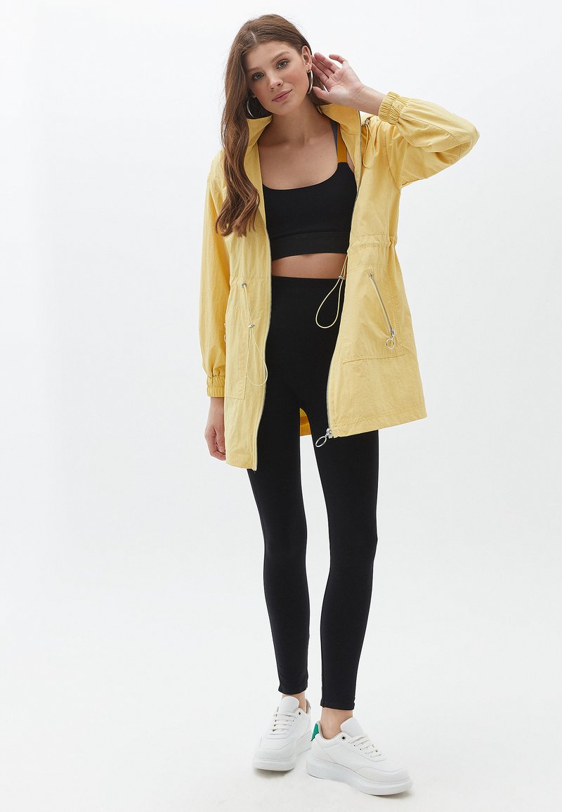 Damen Parkas | OXXO Regenjacke / wasserabweisende Jacke dusky citron/senf - RY26595 Damen Parkas | OXXO Regenjacke / wasserabweisende Jacke dusky citron/senf - RY26595