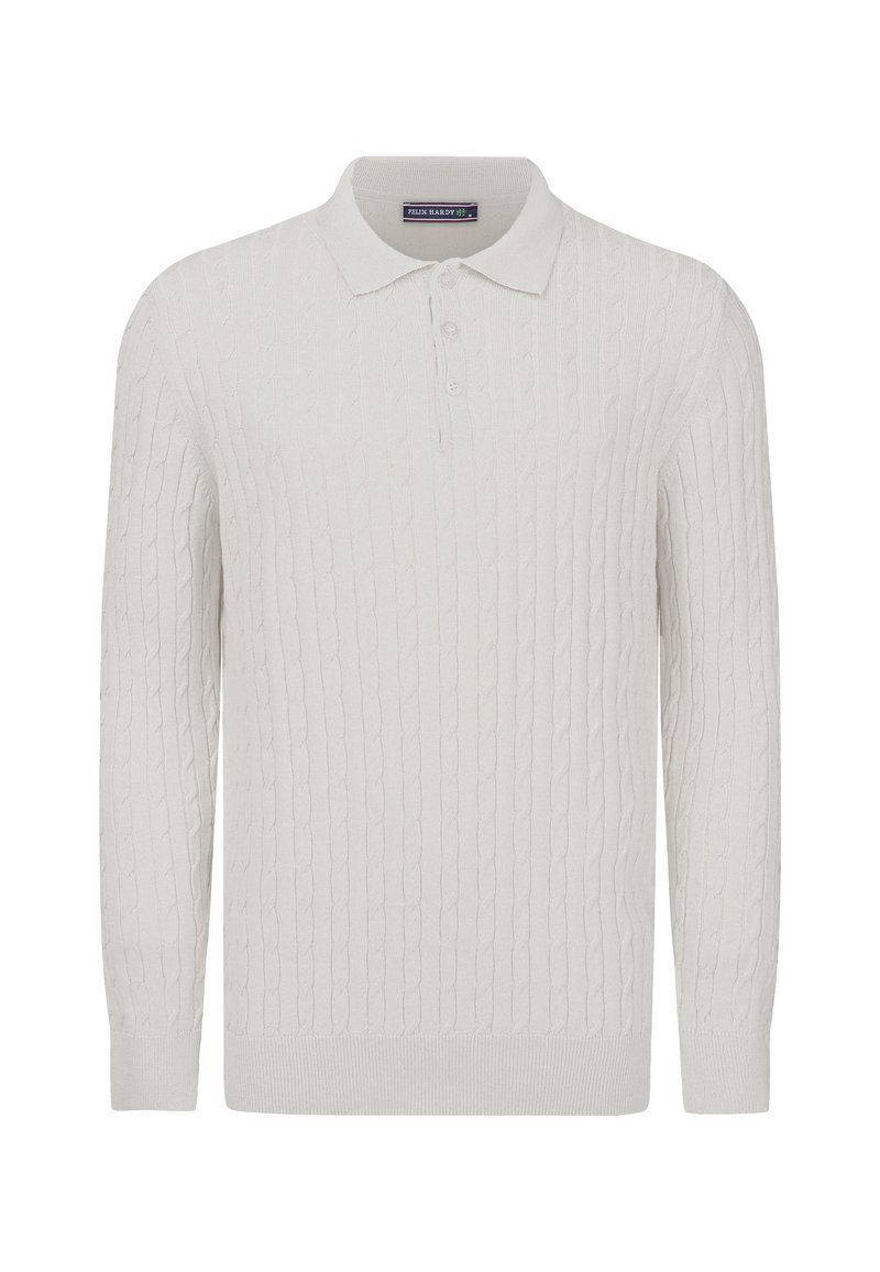 Suéter blanco de punto trenzado con cuello tipo polos, tapeta de tres botones y puños y dobladillo acanalados, confeccionado en una suave tela texturizada.