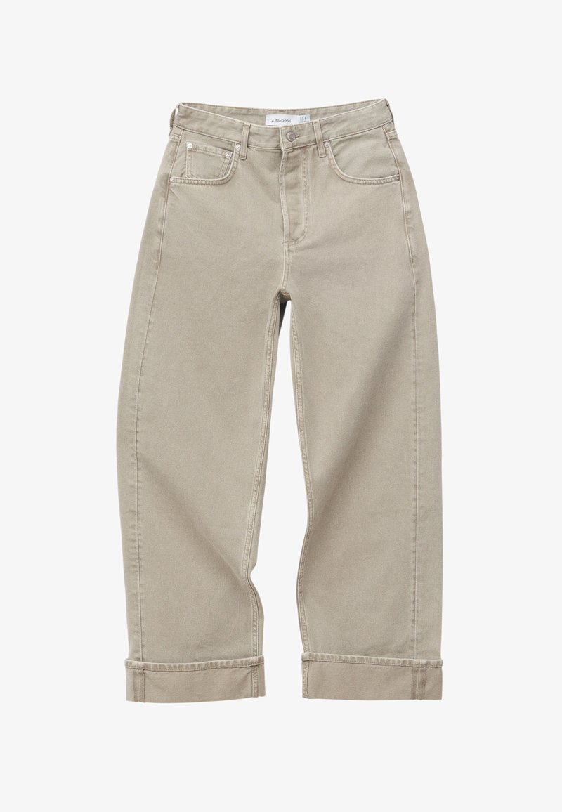 Jeans beige cropped à jambes droites avec ourlets retroussés, fermeture à boutons et zip sur le devant, et style à cinq poches.