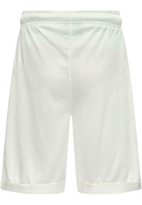 Hvide sportshorts med elastisk talje, glat tekstur og en let løs pasform. Har ingen synlige mønstre eller detaljer.