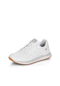 Chaussure de sport blanche avec des détails perforés, accents gris et une semelle en caoutchouc beige. Comprend des lacets et un intérieur rembourré pour le confort.