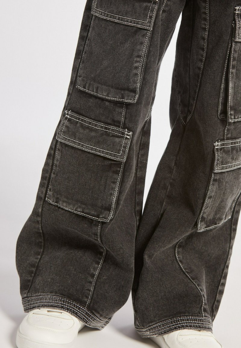 Terranova TRNPOPLAB Pantaloni cargo nero denim