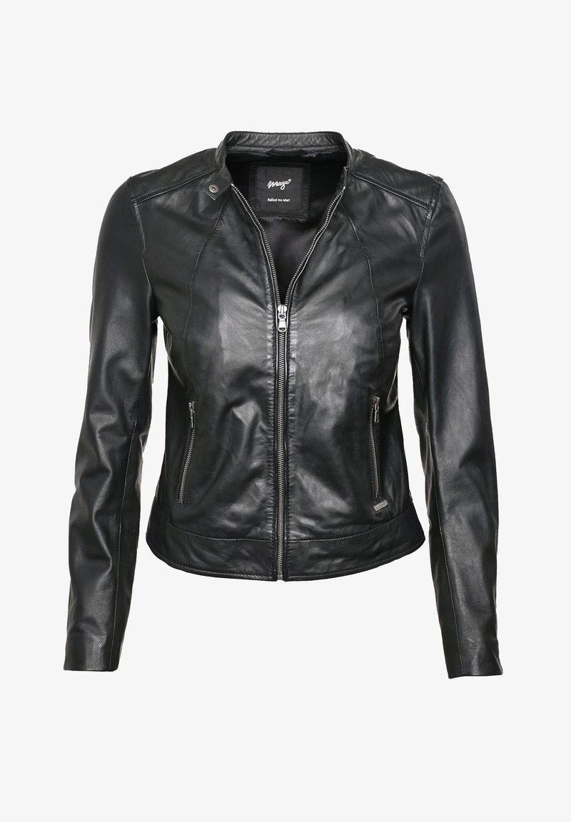 Schwarze Lederjacke mit Reißverschluss, taillierter Passform, seitlichen Taschen und Stehkragen. Glatte Textur mit Nahtdetails.