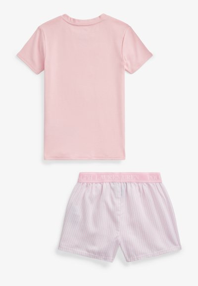 Camiseta de algodón rosa con cuello redondo y mangas cortas, combinada con pantalones cortos a rayas rosas y blancas con cintura elástica.