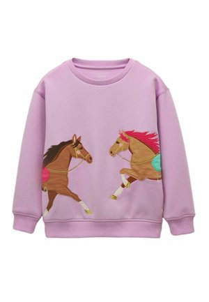 Liliowa bluza z dwoma haftowanymi końmi stojącymi naprzeciw siebie, jeden z ciemną grzywą i różowym siodłem, drugi z czerwoną grzywą i turkusowym siodłem.