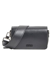 Černá syntetická kůže crossbody taška s nastavitelným popruhem, zipovým zavíráním a embossovaným logem značky na přední straně.