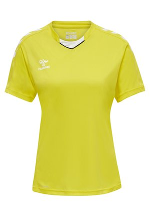 Lys gul sportsjersey med korte ærmer, v-udskæring, hvide accenter på skuldrene og brandlogo på venstre bryst. Glat tekstur.