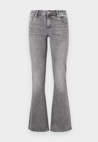 Jeans acampanados de color gris, hechos de denim, con un lavado descolorido, cinco bolsillos, cierre de botón y detalles de costura a lo largo de las costuras.