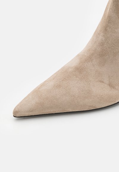 Sergio Rossi BOOTIE - Cowboy/biker ankle boot - taupe