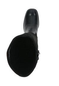 Bota de cuero negro hasta la rodilla con un exterior liso, punta redondeada y parte superior de tela texturizada. Cuenta con un zipper lateral y forro de forro polar.