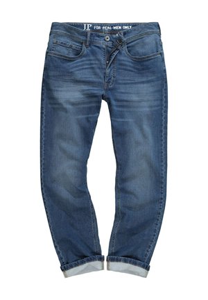 Blauwe denim jeans met een relaxte pasvorm, voorzien van vijf zakken, een knoopsluiting en omgeslagen cuffs. De stof heeft een vervaagde textuur.