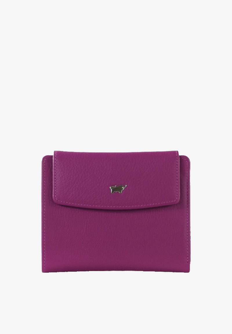 Cartera de cuero morado con una superficie texturizada, que cuenta con un cierre de solapa y un pequeño logotipo metálico en la parte frontal. Forma rectangular compacta.