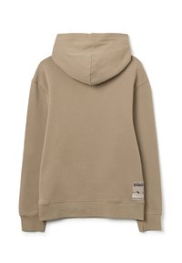 Sudadera con capucha beige, con un bolsillo tipo canguro y puños acanalados. Presenta un parche en la esquina inferior derecha con el texto "NACIDO PARA RASGAR".