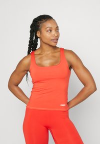 Stronger SQUARED TANK - Topp - flame scarlet
