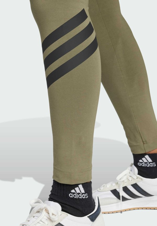 FUTURE ICON 3-STRIPES - Leggings - olive strata3