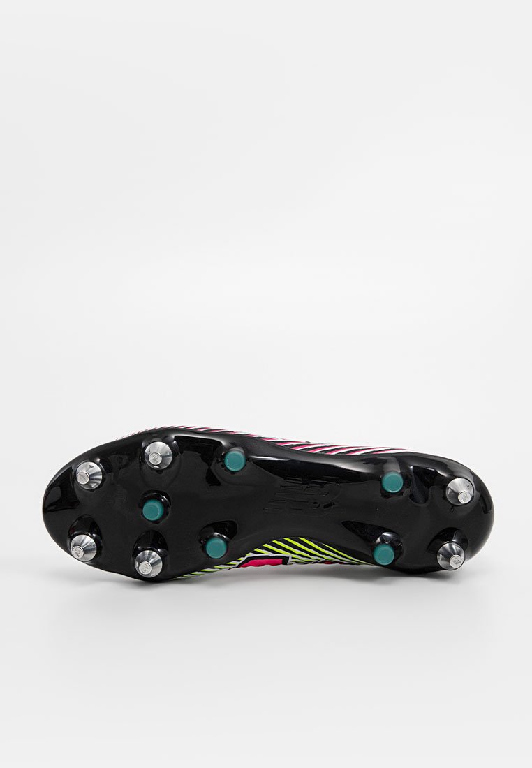 Fußballschuhe für weichen Untergrund