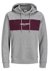 Sudadera gris con una franja horizontal en color burdeos en el pecho, que presenta texto de logo en blanco y capucha con cordón. Material suave de mezcla de algodón.