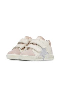 Sneakers per bambini bianchi e rosa chiaro con chiusure in velcro, dettagli in suede e un design a stella argentata sul lato. Suola in gomma testurizzata.