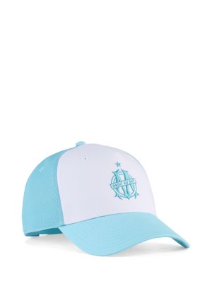 Casquette de baseball blanche et bleu clair avec des côtés en maille et un emblème brodé bleu clair sur le panneau avant.