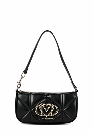 Bolso de hombro acolchado negro con placa con el logo Love Moschino en tono dorado y una sola correa con cierre de hardware dorado.