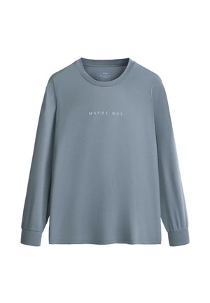 Langärmliges blau-graues Hemd mit gerippter Struktur und dem Aufdruck "MAYBE NOT" in weißen Großbuchstaben auf der Brust.