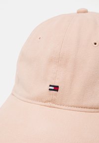 Tommy Hilfiger FLAG SOFT PANEL UNISEX - Șapcă - pink bloom