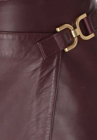 faina Kietaisuhame - burgundy