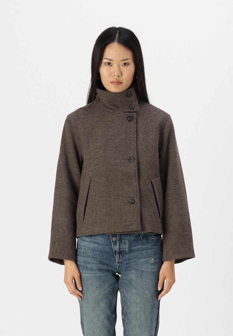 Object OBJRIKI SHORT COAT  - Jas - morel