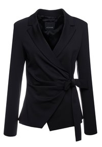 Svart inslagsblazer gjord av slätt tyg, med knytframslutning, slagkrage, långa ärmar och en figursydd design.