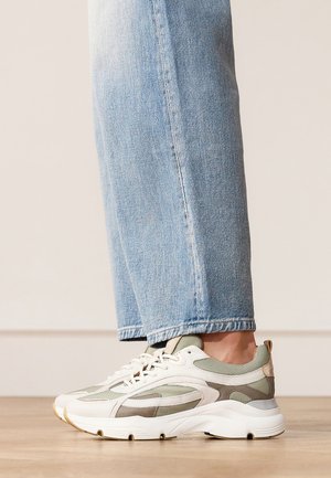 Manfield, Baskets basses - grau