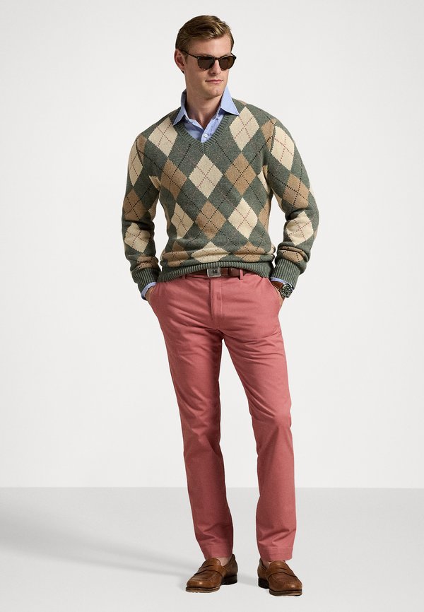 SLIM FIT CHINO TROUSER - Chinos3