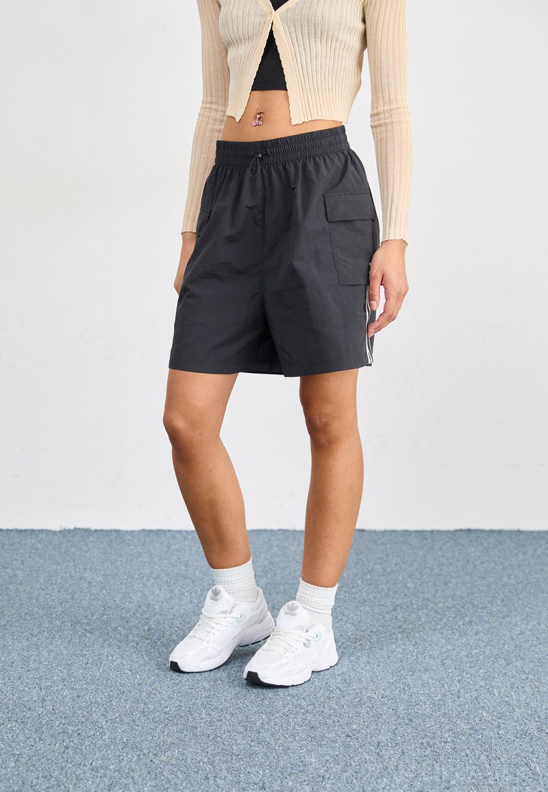 adidas Originals - Shorts - black, Vergroten