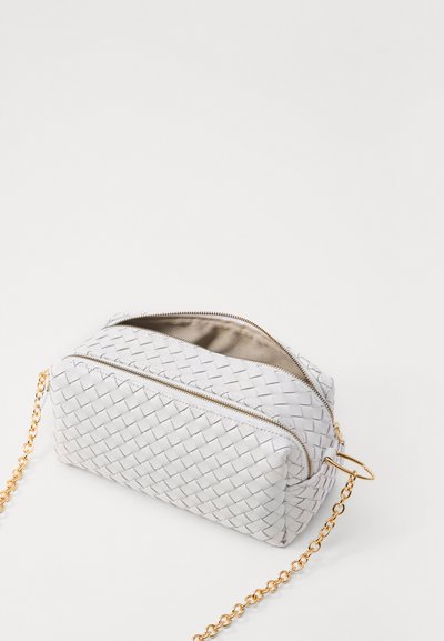 Elleme TROUSSE CHAIN - Borsa a tracolla - white