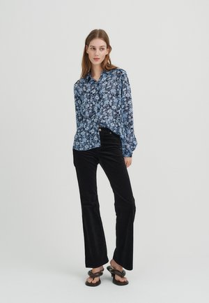 EISHAIW - Bootcut-teksad - black