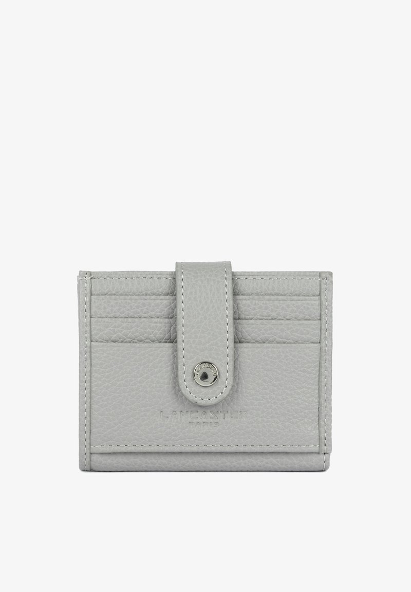 Portafoglio in pelle grigia con finitura testurizzata, dotato di chiusura a scatto, più scomparti per carte e marchio in rilievo sulla parte anteriore.