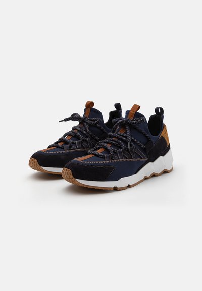 Pierre Hardy TREK COMET - Treniņu apavi - navy/camel
