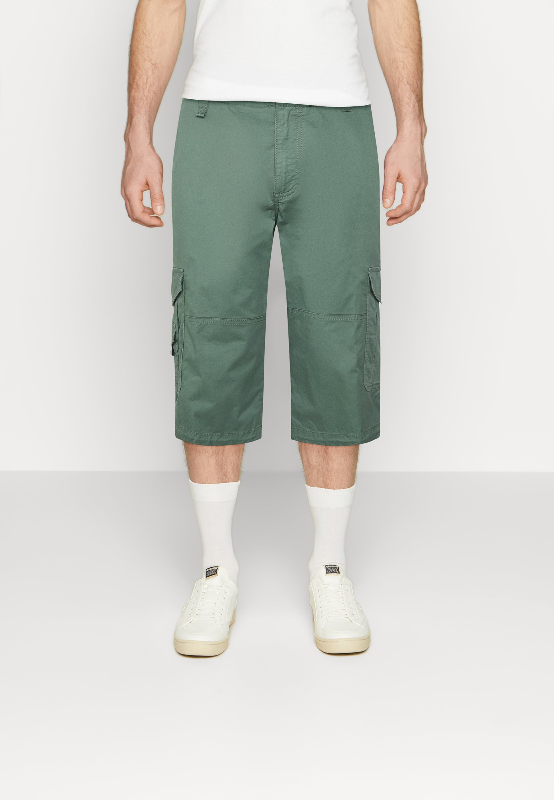 Bugatti BERMUDA CAPRI - Shorts - olive - Zalando.ie