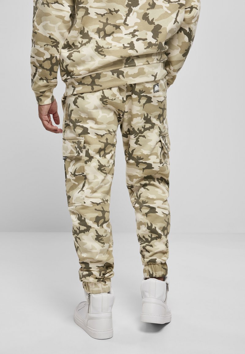 Herren Trainingsanzüge | Southpole Jogginghose sand camouflage/mehrfarbig - GZ66718 Herren Trainingsanzüge | Southpole Jogginghose sand camouflage/mehrfarbig - GZ66718