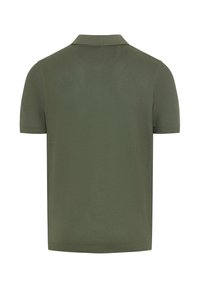 Olivengrøn polo skjorte med korte ærmer, tekstureret stof, ribbet krave og nederste kant. Simpelt design uden synligt logo.
